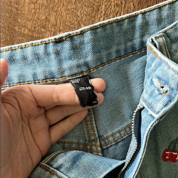 CIDER | Denim Shorts with Cherry Embroidery | Curve & Plus - Picture 2 of 6